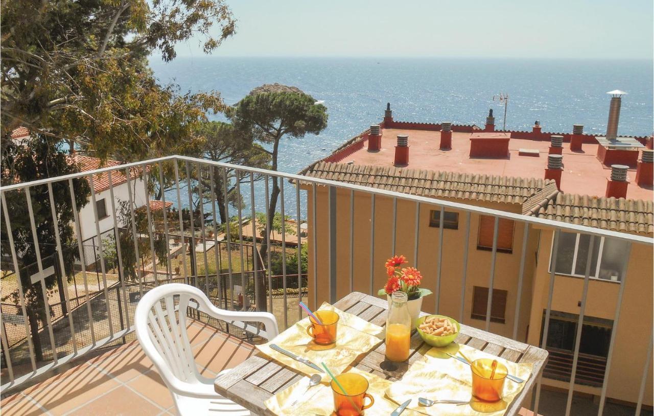 2 Bedroom Amazing Apartment In Tossa De Mar Exteriör bild